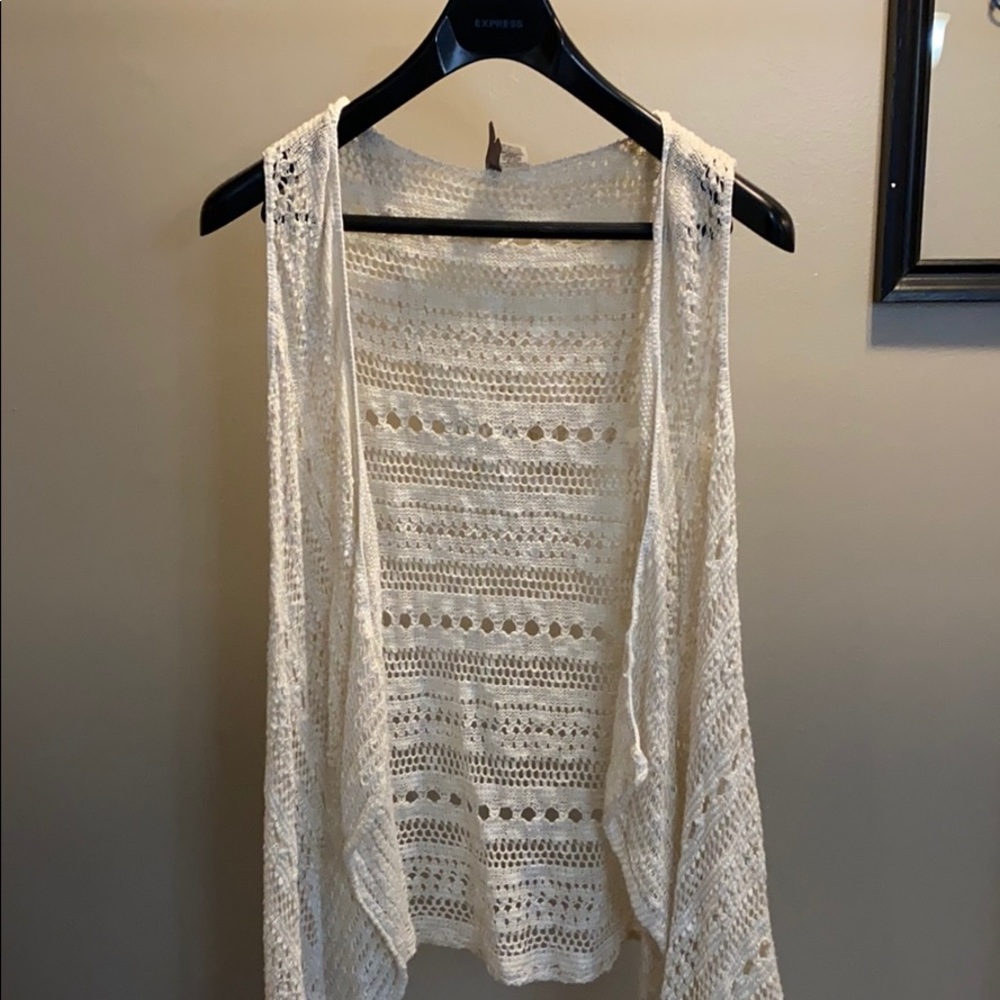 Knit sleeveless cardigan